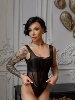 Gina  escort in Munich