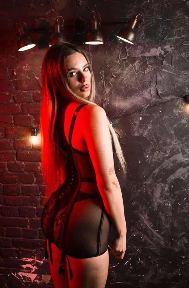 Jana escort in Munich